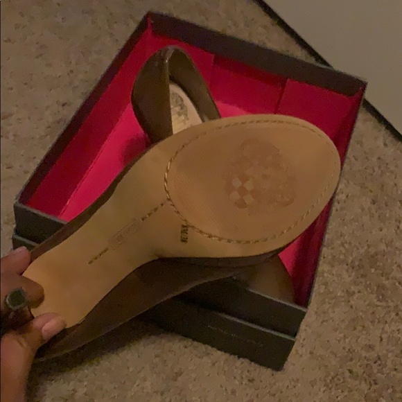 Vince Camuto women’s heels - Picture 3 of 4